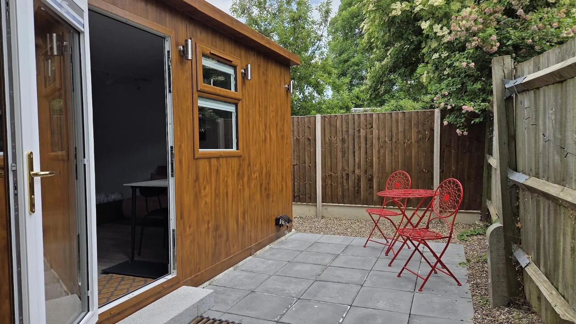 Lodge Secret Garden Studio Eltham United Kingdom