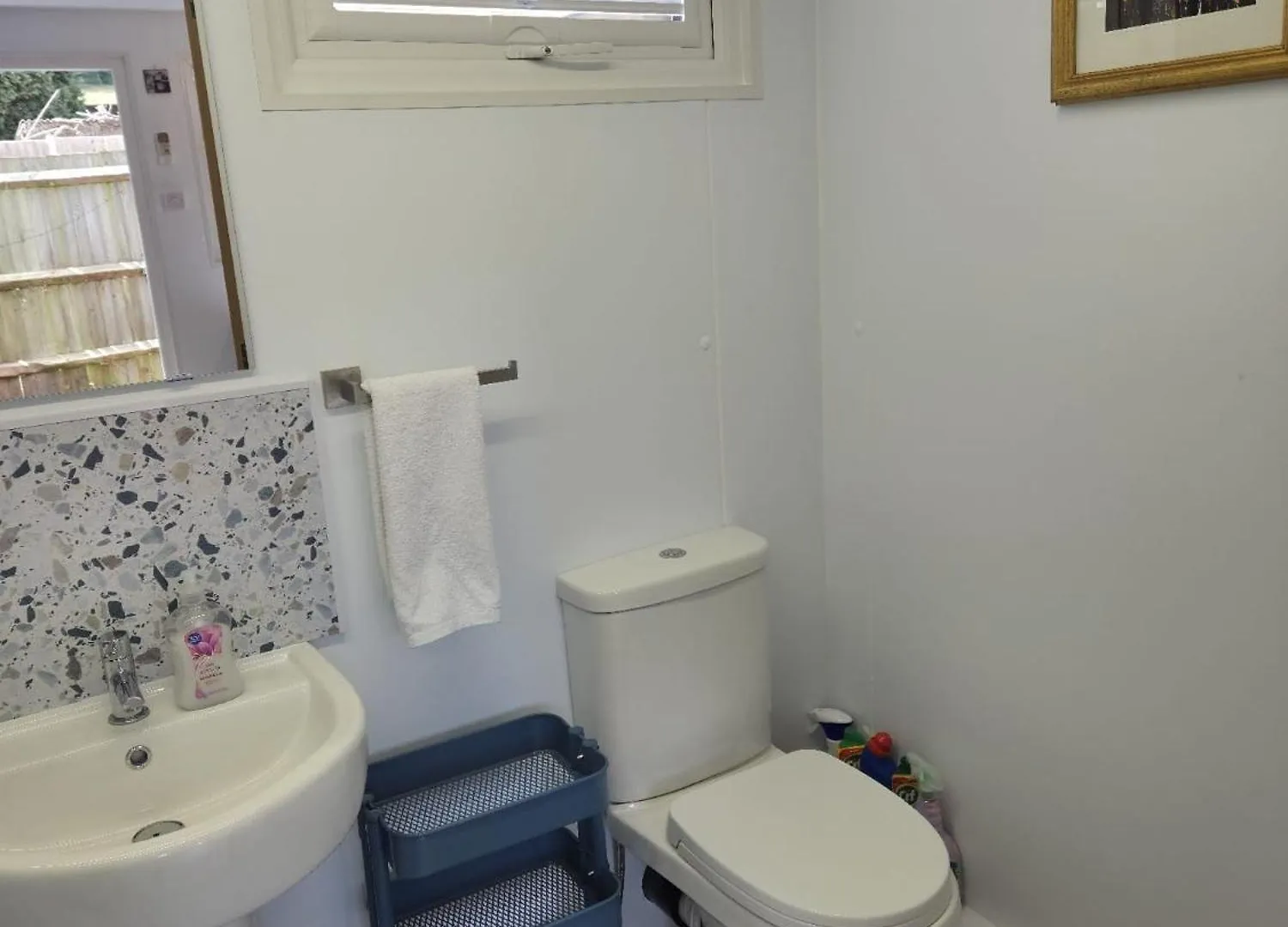 Secret Garden Studio Eltham 0*,